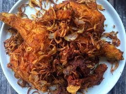 Panaskan minyak goreng dengan api kecil. Cara Untuk Membuat Ayam Goreng Bawang Wangi Je Ayam Ni Garing Pula Tu My Resepi