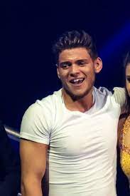 Sa biographie, son actualité, ses photos et vidéos. Who Is Rayane Bensetti Dating Rayane Bensetti Partner Spouse