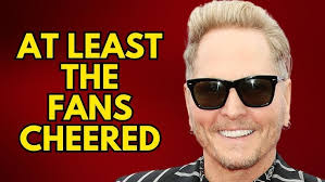 Tia Carrere touch Me (Wayne's World 1992)