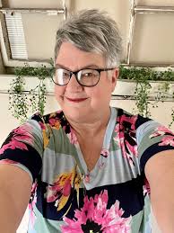 Today I'm feeling great after getting my new shirt and I loved to share it  with you ❤