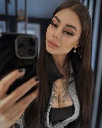 Alexandra Volk's Instagram, Twitter & Facebook