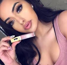 karla Jara (@theerealkarlaj)