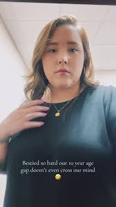 Amy Defoor's Instagram, Twitter & Facebook