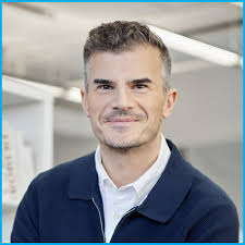 Bruno Dubé, Président et chef de la direction de Sphère Média, est fier  d'annoncer une réorganisation stratégique qui consolide les équipes afin de  pousser encore plus loin la créativité et l'innovation.