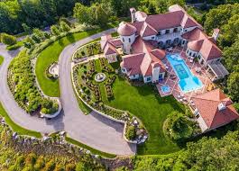 10 Million Italian Inspired Mansion On 35 Acres In Pittsburgh Pa Mansions Dream House Exterior Luxury Homes Dream Houses