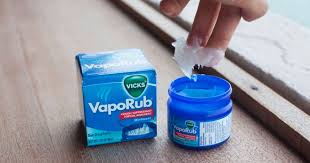 From fixing skin problems to soothing migranes and even training your pets, here are 14 other uses for that pot of vicks vaporub in your bathroom cupboard. 40 Little Known Uses For Vicks Vaporub That Will Make You Want To Always Keep A Jar At Home