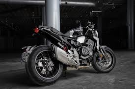 Honda's commitment to reducing accidents and injury goes further than our engineered solutions; Neue Honda Motorrader 2018 Bilder Technische Daten Videos