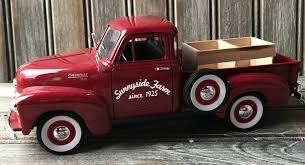 Pin By Ludi Toedter On Red Farm Trucks Vintage Pickup Trucks Red Truck Decor Pickup Trucks