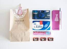 Negligés, wenn es etwas besonderes sein soll. Diy Survival Bag Fur Brautkleid Shopping Zur Hochzeit Trauzeugin Aufgaben Hochzeit Hochzeitkleider