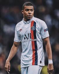 Mbappe Side On Twitter Best Football Players Football Squads Football Wallpaper