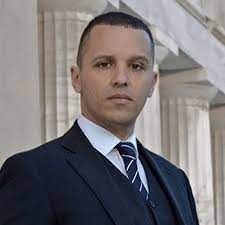 Ο ηλίας κασιδιάρης ως πρωτοπαλίκαρο του μιχαλολιάκου ήταν αυτός που οργάνωνε τη «στρατιωτική» εκπαίδευση των εκτελεστικών οργάνων της χρυσής αυγής για τις δολοφονικές επιθέσεις. Hlias Kasidiarhs Youtube