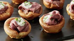 Mini Yorkshire Puddings With Roast Beef And Creamy Horseradish Sauce Recipe Mini Yorkshire Puddings Yorkshire Pudding Appetizers Yorkshire Pudding