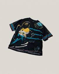 instagram 上的 伴 ban 90s body gloye t shirt 1990年代古著body glove創立於1953年是源自美國加州的專業衝浪 潛水運動品牌意指品牌發明的橡膠潛水衣能像棒 mens tops mens graphic tshirt mens tshirts