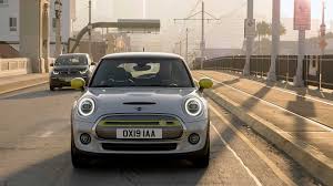 Mini cooper, a hatchback, is available from ₹ 35.1 lakh to ₹ 43.9 lakh in india. 2020 Mini Cooper Se Debuts Ev Motoring To The Brand For 30 750