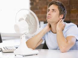 Im sommer ist es ja bekanntlich sehr warm, und da wünscht man sich oft nichts sehnlicher, als eine klimaanlage.da diese aber viel geld kosten kann. Klimaanlage Selber Bauen So Geht S Netzwelt