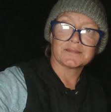 I'm currently pet sitting. Both myself and the 2 dogs were still in bed at  6.30am when this frame decided it didn't want to be above the stairs any  more and proceeded