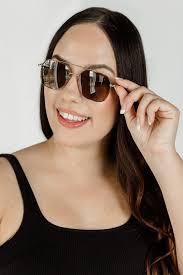 ☀️ FALL SUNGLASSES HITS DIFFERENT ☀️ These sunglasses are giving quiet  luxury energy all season — every outfit feels elevated instantly 😎 ✨ Shop  Here: • 🔗 Comment “SUNNIES” to get a