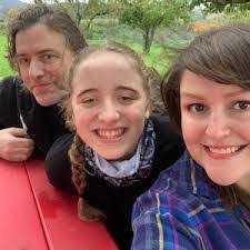 Kimberley Eve's Instagram, Twitter & Facebook