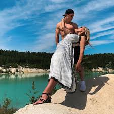 Dpa / global look press. Lihie Tryuki U Obryva Gimnast Snyal Video Kak Treniruetsya Na Fone Uralskogo Bali