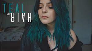 Ipek is wearing manic panic voodoo blue hair dye. Manic Panic Voodoo Blue A Vlog Dying My Hair Blue Teal My Hair Color Story Youtube