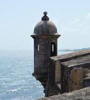 Estaba sobre un acantilado pro undo en el e!tremo de la baha. La Garita Del Diablo ØµÙˆØ±Ø© Castillo San Felipe Del Morro Pu Tripadvisor