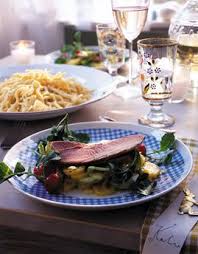 Badisches Schaufele Mit Kartoffelsalat Deutsche Kuche Von Nord Nach Sud Living At Home Kartoffelsalat Rezept Rezepte Deutsche Kuche