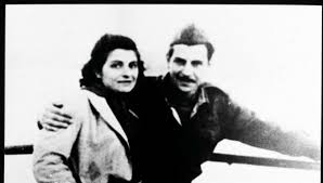 He developed his concept of metasymphonic music (symphonic compositions that go beyond the classical status and mix symphonic elements with popular songs, . F5zssedicnrezm