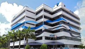 Relief dibuat di lokasi setelah struktur bangunan dan dinding rampung. Pantai Hospital Batu Pahat Smarter Health