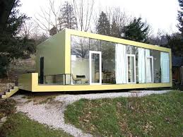 45 Spektakulare Beispiele Fur Moderne Hausfassaden Sockel Farbgestaltung Ideen Farbgestaltunghausfassade Rot Moderne Hausfassaden Fassade Haus Hausfassade