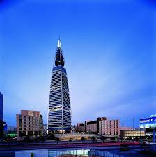 The Saudi Alfaisaliahhotel Is A Landmark Tower Spectacular Views In Every Direction Www Torontolake Hotel Exterior Skyscraper Architecture Famous Buildings
