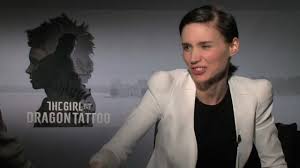 If you've heard that this is too painfully sexually explicit to watch, you may have been hearing of the original european version. Daniel Craig Rooney Mara And Christopher Plummer Interviews For The Girl With The Dragon Tattoo Youtube