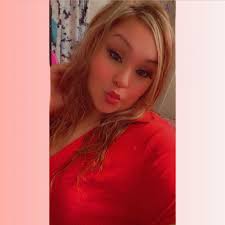 Muchas gracias Drake por esta donacíon. Hola Katherine. Estamos regalando  este piano para alguien que lo necesite. Está algo pesadito pero esta super  bueno.