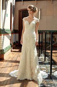 Brautkleider spitze ► verführerisch & anmutig ♥ wunderschön von vintage bis modern ♥ verliebe dich jetzt in die küssdiebraut hochzeitskleider mit spitze! Brautkleider Spitze Brautmoden Boos