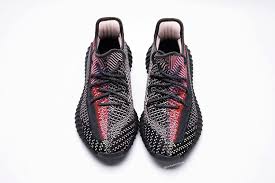 Kanye west has just announced via twitter that he is setting up shop in an ephemeral 'the life of pablo' boutique in new. Ist Das Der Adidas Yeezy Boost 350 V2 Yecheil Yeezy Schuhe Kanye West Adidas Schuhe