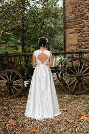 Il peut donc être très avantageux d' acheter sa robe de mariée en ligne. Kaa Couture Le Logiciel De Creation De Votre Robe De Mariee