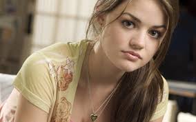Because i know, you will not be able to download all wallpapers one by one. Beautiful Hollywood Actress Hd Wallpapers Top Free Beautiful Hollywood Actress Hd Backgrounds Wallpaperaccess