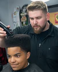 bunesbarbering with that ultra focus, eyes