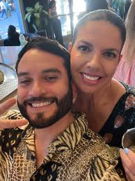 in my 80's señor era 🐆🎤🚬 #mentiras #mentiraslaserie #hollywood  #primevideolat