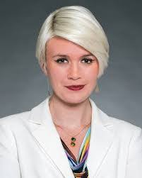 Amy Crowder's Instagram, Twitter & Facebook