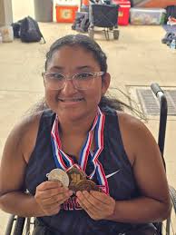 Auntie Throw Sumthin