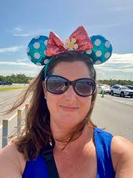 Introduction of a disney fan and annual passholder