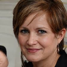 Sarah Lenoir's Instagram, Twitter & Facebook