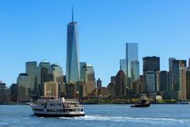 Sept ans après les attentats du 11 septembre, la dernière station de la ligne e, world trade center, débouche sur le malgré les nombreuses pressions et critiques, les retards dans la reconstruction du wtc, qualifiée dans un blog du new york times de «honte nationale» et généralement expliquée par. Pourquoi Parle T On De New York Le 11 Septembre 1jour1actu Com L Actualite A Hauteur D Enfants