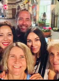 Could someone please remove the guy in the picture? Pretty please 🥺