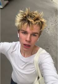 Declan Smith (@declan.w.smith)