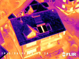 Find the perfect wärmebild haus stock photos and editorial news pictures from getty images. Thermografie Mit Drohnen Rotorkonzept
