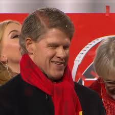 Aaron Weiser's Instagram, Twitter & Facebook