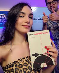 SORTEO 📚😎 Junto a mi librería conurbana fav @saintexuperylibros sorteamos  "CUANDO COMENZÓ EL SILENCIO" de Jesse Ball para tus vacaciones. A @ianayesa  me gustaría sortearlo, pero es ilegal me dijo mi abogada.