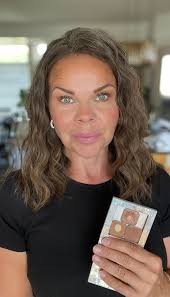 Eyeshadow for brown eyes: perfect compact