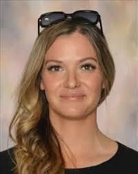 Courtney Dinan's Instagram, Twitter & Facebook